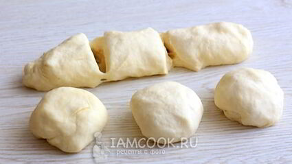 лепешки с творогом и зеленью на сковороде