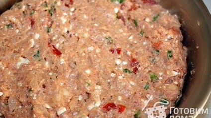 пиде — турецкие лепешки с фаршем, фетой и помидорами