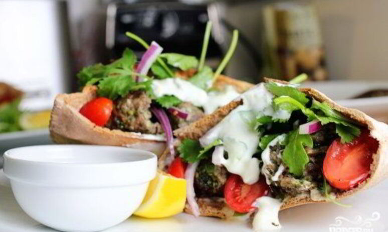 Рецепт пита с фаршем и овощами