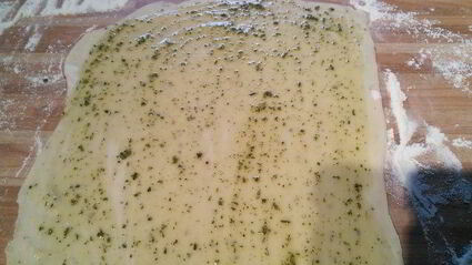 слоеные лепешки на топленом масле с сезонной зеленью