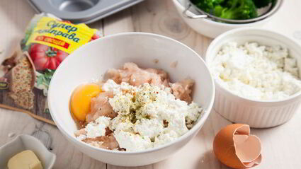 куриные маффины с творогом и брокколи