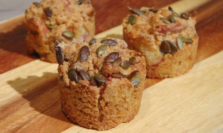 Рецепт маффины из полбяной муки с яблоком, морковью и тыквенными семечками