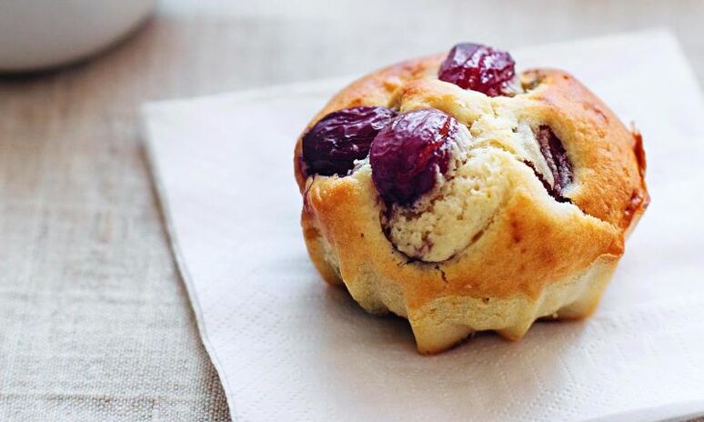 Рецепт маффины с голубым сыром и виноградом