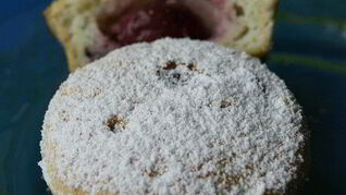 Маффины с горьким шоколадом и вишней