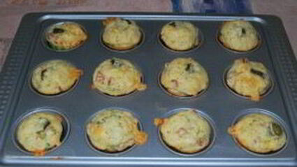 маффины с колбасой и сыром