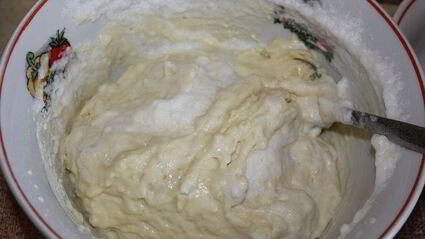 маффины с яблоком и изюмом с медово-ореховой глазурью