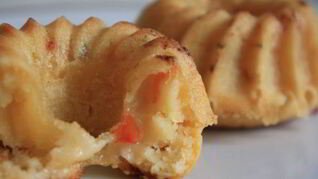 Пряные маффины с томатами, постные