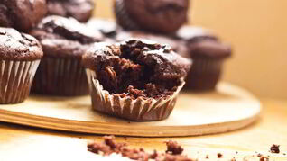 Шоколадные маффины с хрустящей корочкой