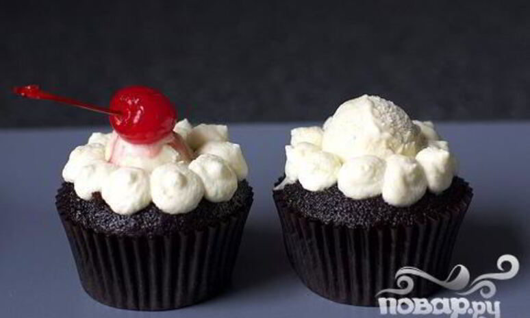 Рецепт шоколадные маффины со сливками и вишней