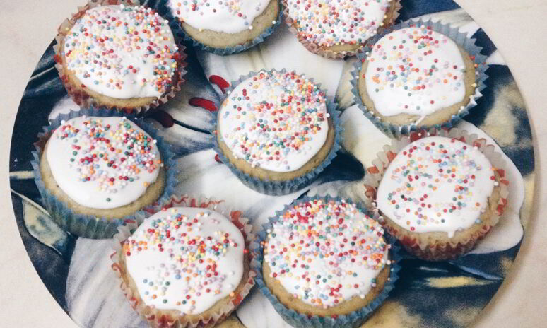 Рецепт сладкие маффины с глазурью