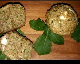 Закусочные маффины с руколой и фетой