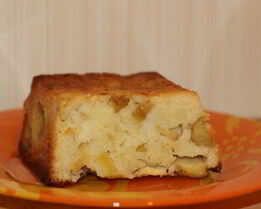 Манник на кефире с яблоками