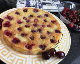 Манник с вишней