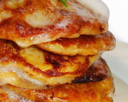 Банановые оладушки с шоколадом