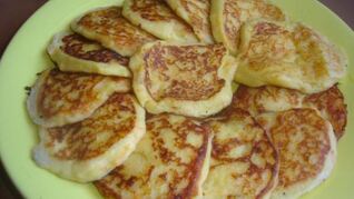 Картофельные оладушки с луком и морковью