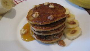 Многозерновые оладьи с бананами