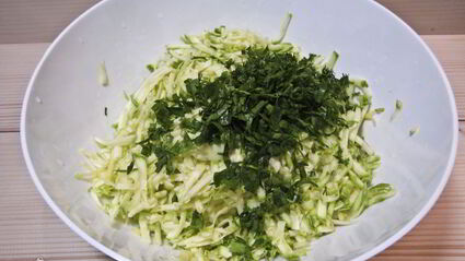 оладьи из кабачков с зеленью