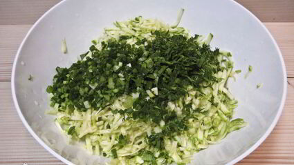 оладьи из кабачков с зеленью