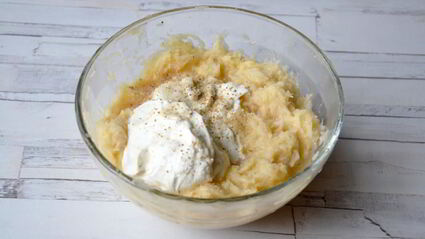 оладьи из картофельного пюре на сметане