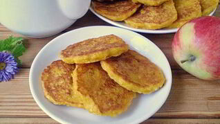 Оладьи из тыквы и яблок