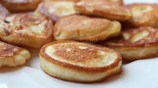 Оладьи на кефире в мультиварке