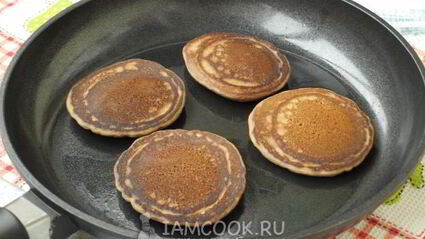 оладьи на кислом молоке с какао