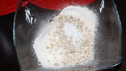 оладьи с яблоками, финиками и орешками