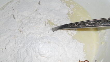 оладьи творожные со сливами и медом