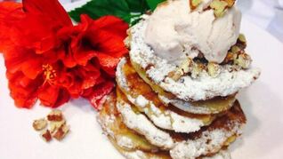 Оладьи яблочно-кабачковые с творогом