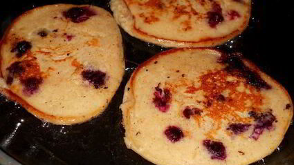 овсяные оладьи на йогурте с ягодами