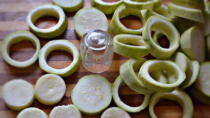 печеночные оладьи в кабачках