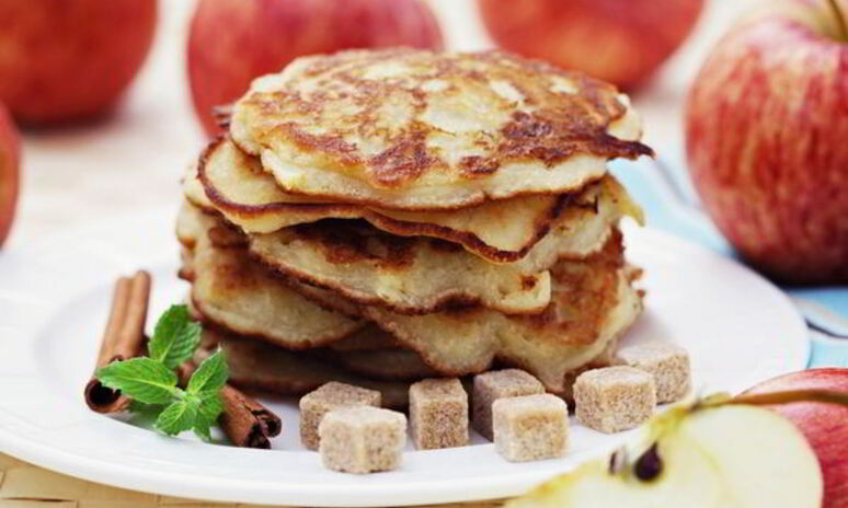Рецепт простые яблочные оладушки