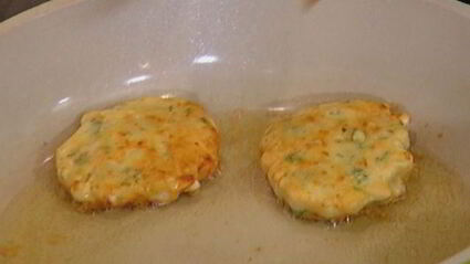 сырные оладьи с петрушкой