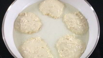 творожные оладьи с яблоками