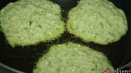 весенние кабачковые оладьи с сыром сулугуни самые любимые