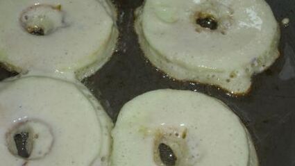 яблочные оладьи с корицей