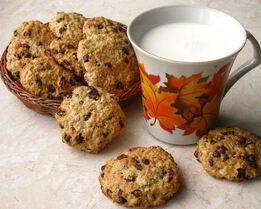 Овсяно-банановое печенье с изюмом и семечками