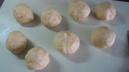 рассыпчатые рогалики вкус детства на сметанно-дрожжевом тесте