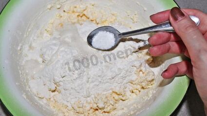 сахарное печенье творожное треугольники