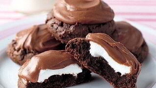 Шоколадное печенье в глазури с зефиром