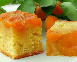 Абрикосовый пирог-перевертыш