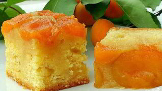 Абрикосовый пирог-перевертыш