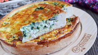 Быстрый куриный пирог со шпинатом и грибами