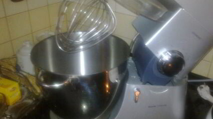 песочный пирог с фруктами и фундуком