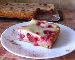 Пирог чизкейк клубничный