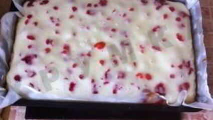 пирог чизкейк клубничный