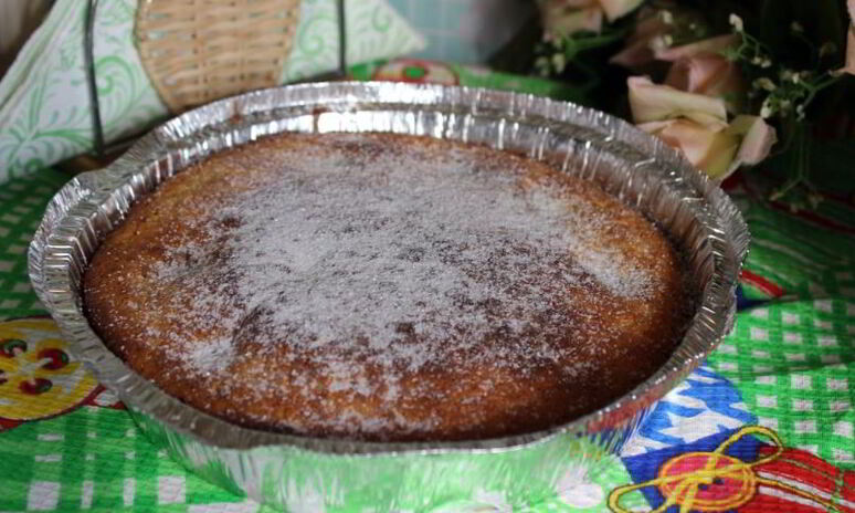 Рецепт пирог из кукурузной муки со сливами