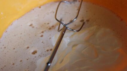 пирог из кукурузной муки со сливами