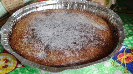 пирог из кукурузной муки со сливами