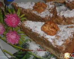 Пирог ореховый с яблоками